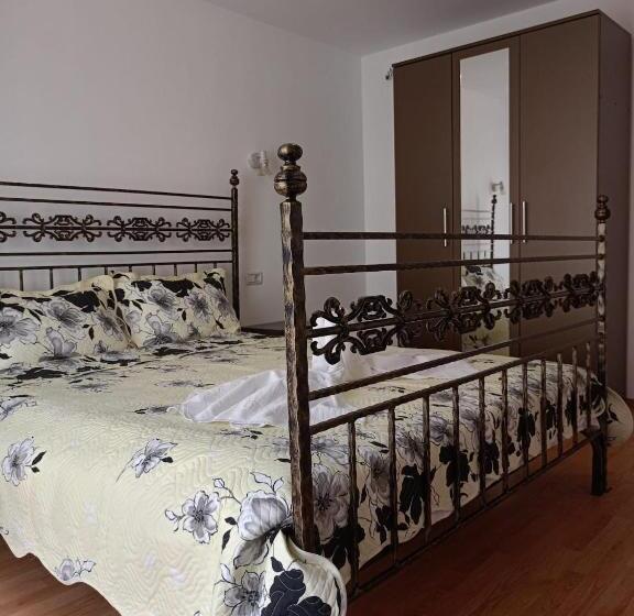 اتاق لوکس, Vila La Fortaleza