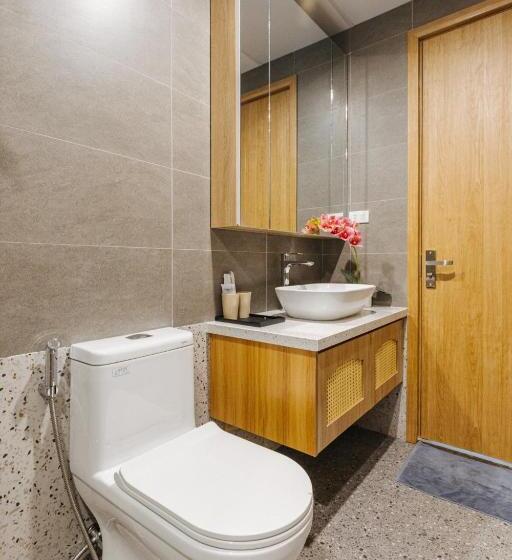 1 Bedroom Apartment Lake View, Crescendo Urban Stay   Stay 24h