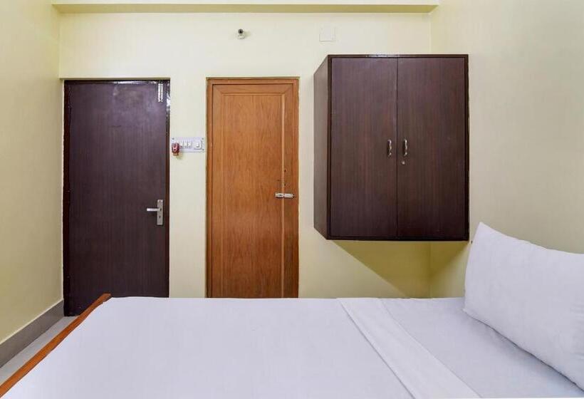 Трехместный Номер Классика, Oyo Hotel Prabhat Inn