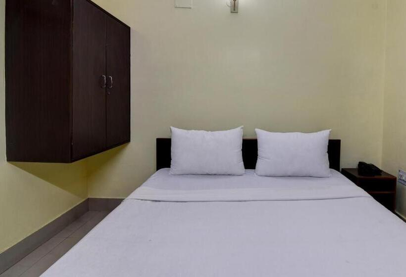 Трехместный Номер Классика, Oyo Hotel Prabhat Inn
