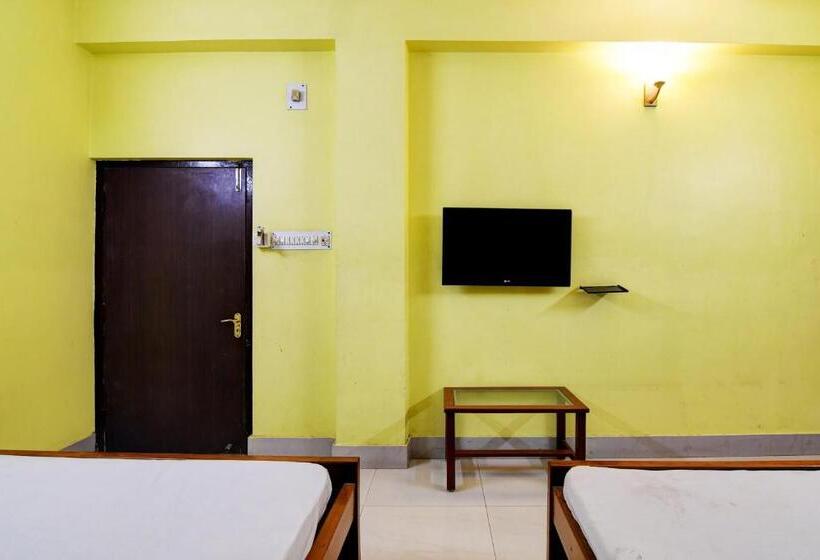 Трехместный Номер Deluxe, Oyo Hotel Prabhat Inn