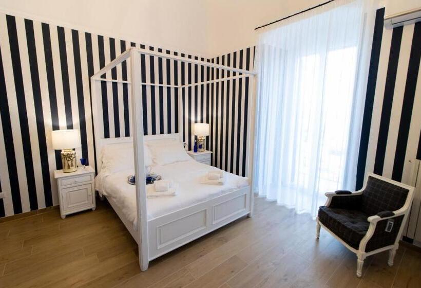 اتاق استاندارد با چشم‌انداز دریا, Le Residenze Del Capitano
