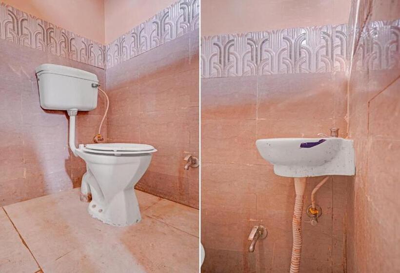 Трехместный Номер Классика, Spot On Hotel Prime