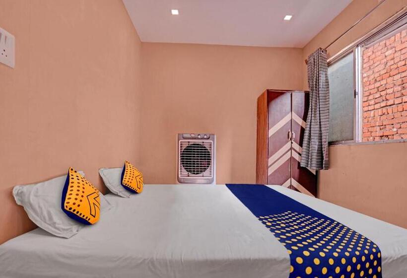 Трехместный Номер Классика, Spot On Hotel Prime