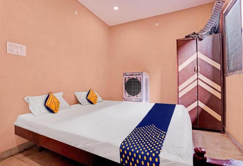 Трехместный Номер Классика, Spot On Hotel Prime