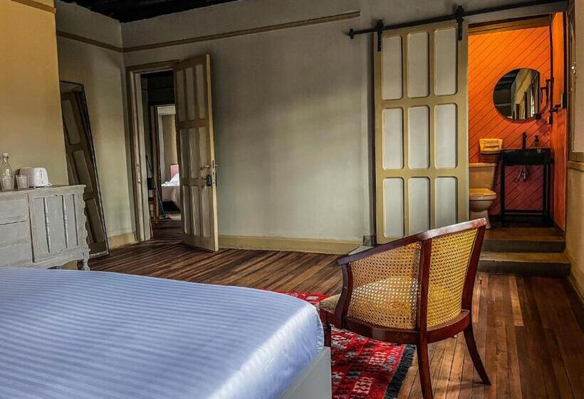 Номер Deluxe, Sr Luis Hotel Boutique   Zona Héroes   Recepción Digital 24h