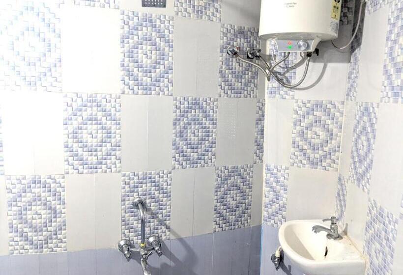 Кровать в Общей Комнате, Aura Hostel