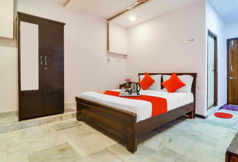 اتاق کلاسیک سه تخته, Oyo Flagship 70332 Lahari Luxorious Rooms