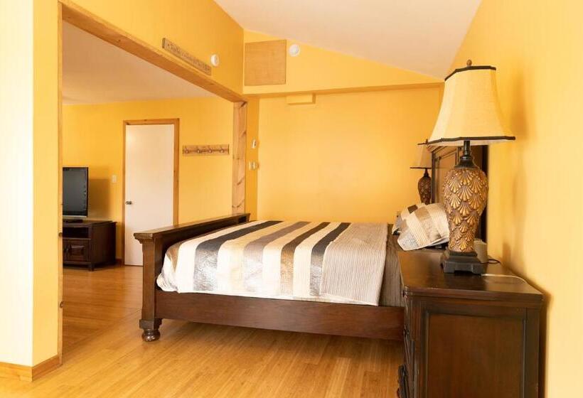 Апартаменты 3 Спальни, Comfortable House Located 10 Minutes From Downtown