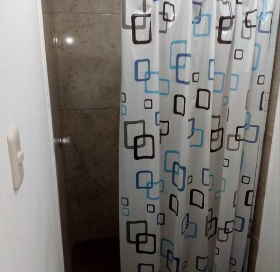 اتاق اکونومی, Hospedaje Kaihalulu