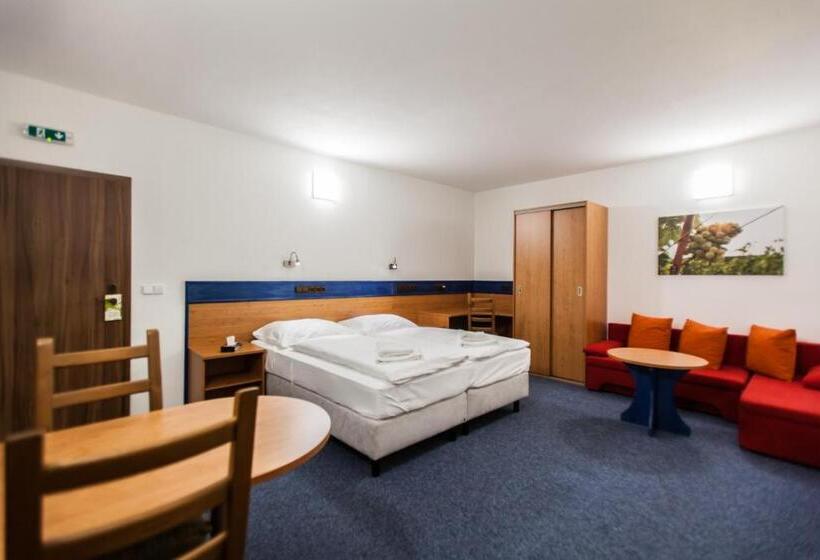 Апартаменты 1 Спальня, Kaskáda Kurdějov   Bed And Breakfast
