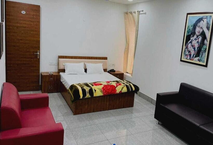 豪华三人间, Oyo Hotel Tulip Inn