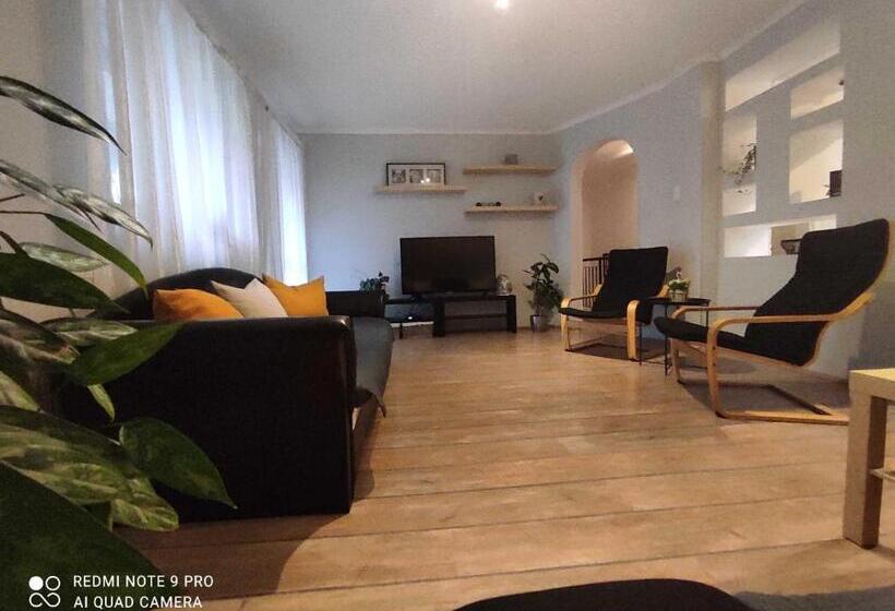 דירת חדר עם טרסה, Felhő Apartman