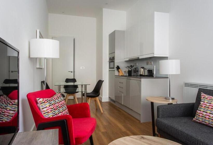 Апартаменты 2 Спальни, Atria By Viridian Apartments