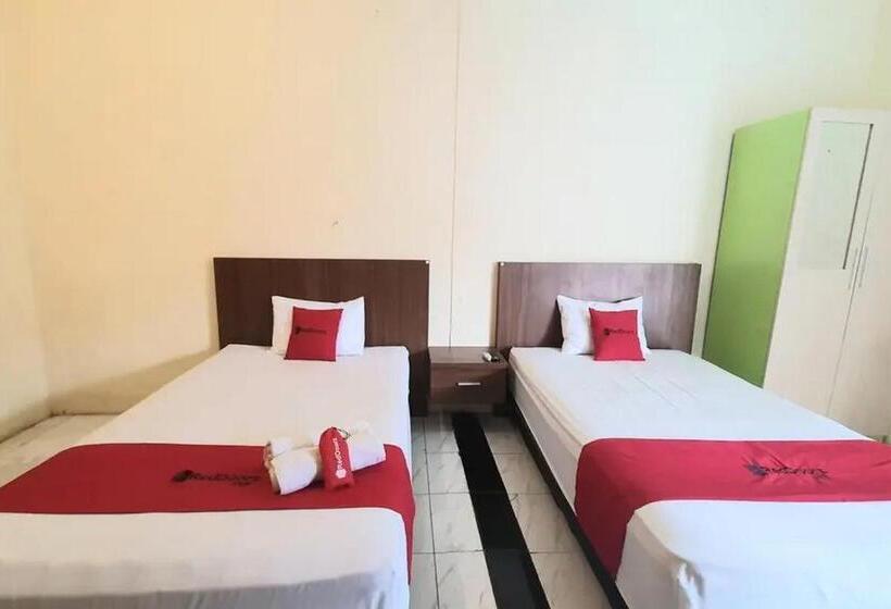 اتاق لوکس, Reddoorz Near Universitas Pgri Kanjuruhan