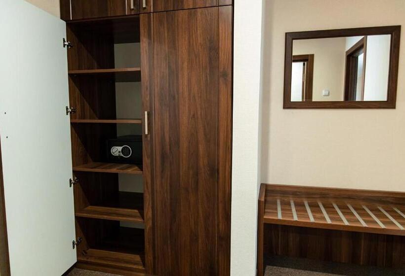 스위트, садиба березино
