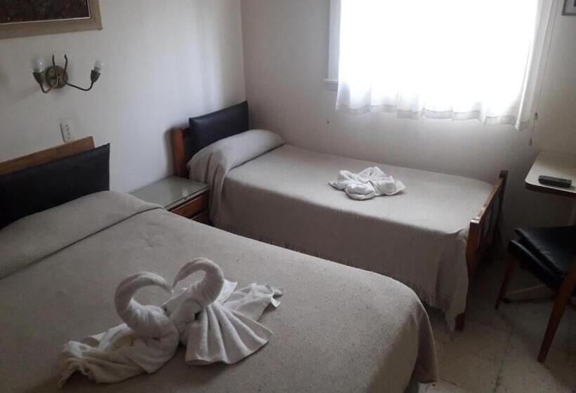 标准三人间, Apartamentos Florencia
