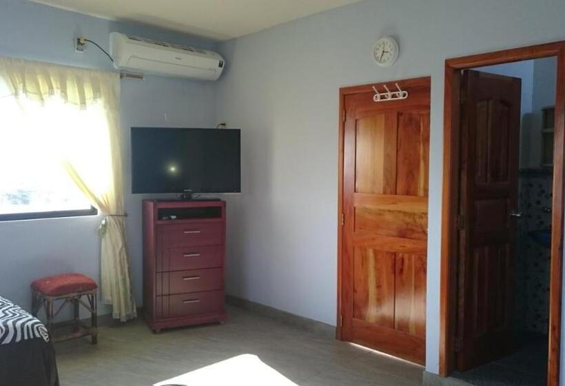 سوئیت با تخت بزرگ, Casa De Celeste