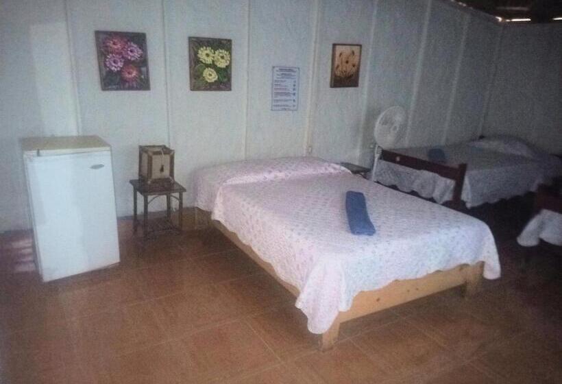 کلبه ییلاقی, Guacamayo Bed & Breakfast
