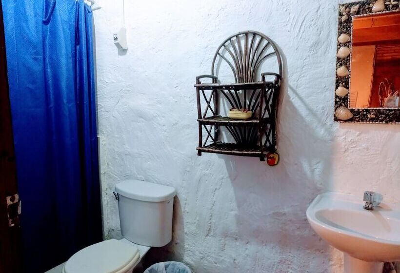 کلبه ییلاقی, Guacamayo Bed & Breakfast