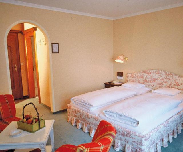 اتاق لوکس, Hirlanda