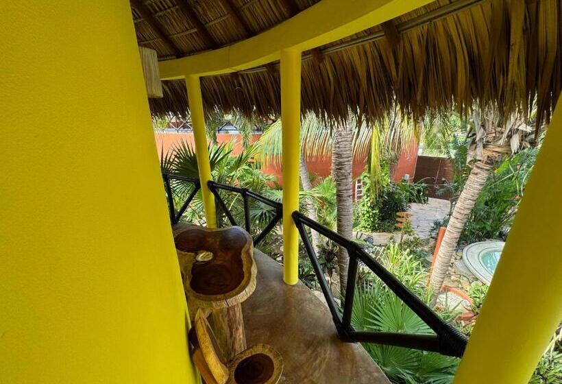 بانگلوی استاندارد, One Love Hostal Puerto Escondido