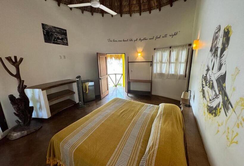 بانگلوی استاندارد, One Love Hostal Puerto Escondido