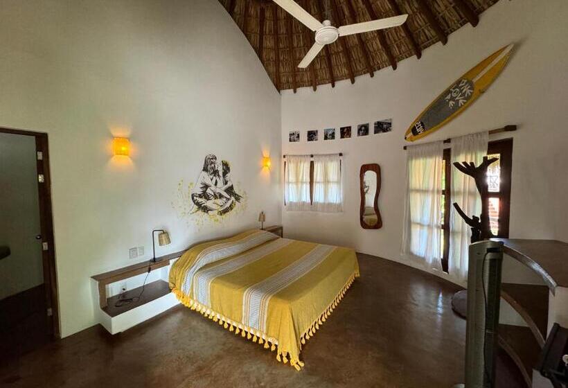 بانگلوی استاندارد, One Love Hostal Puerto Escondido
