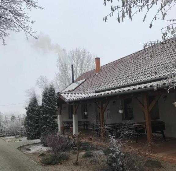 آپارتمان 1 خوابه همکف, Tölgyfa Vendégház