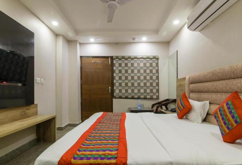 Quarto Deluxe, Anand   New Delhi
