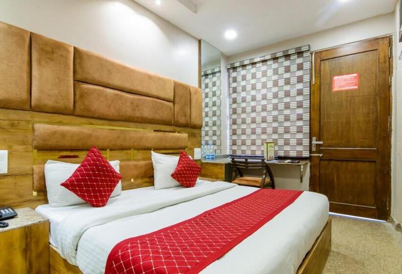 Quarto Estandar com Sacada, Anand   New Delhi