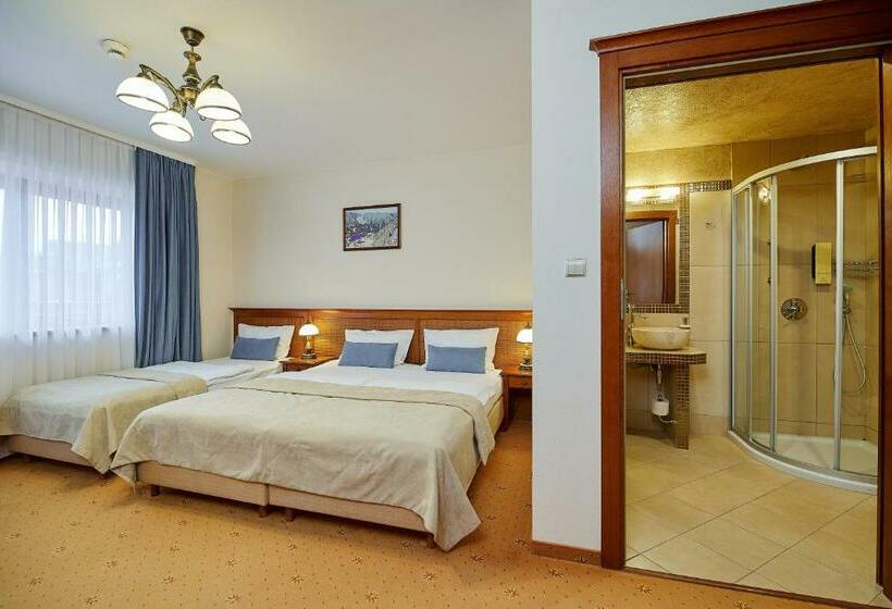 Quarto Triplo Estandar, Burkaty