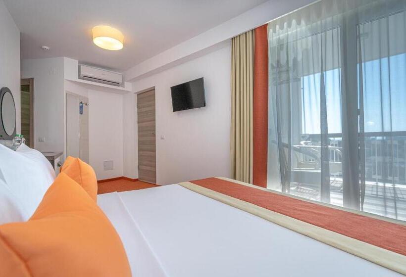 سوییت جونیور, Mera Resort