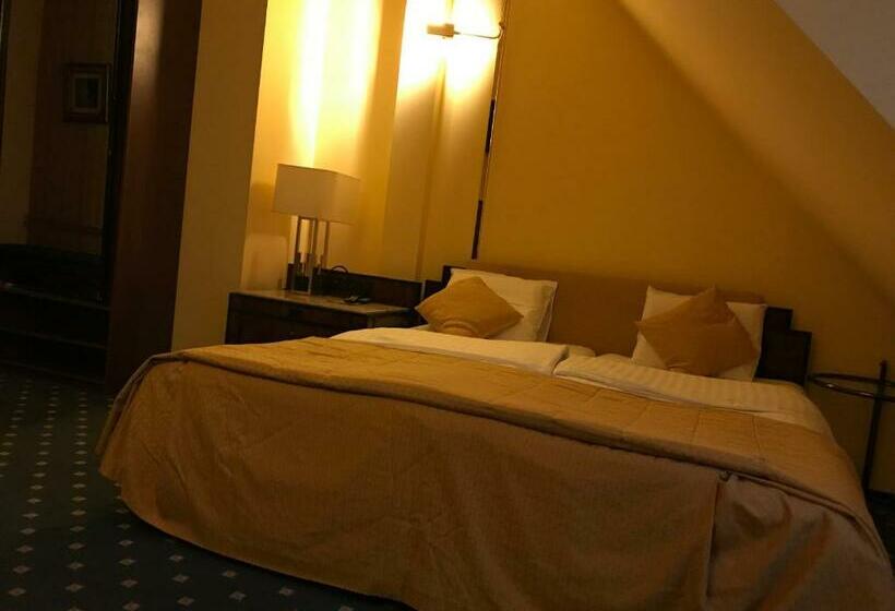 Номер Стандарт, Podzamcze