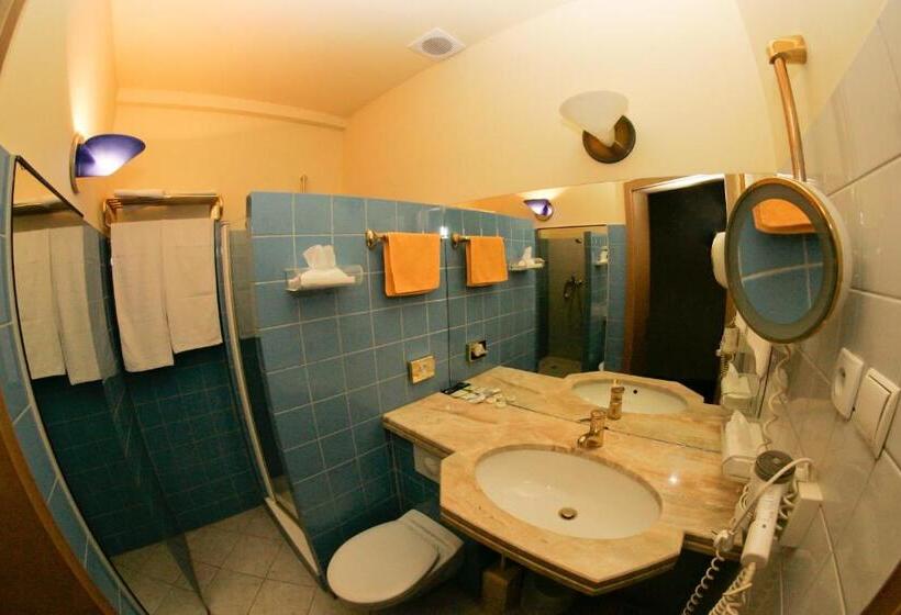 Номер Стандарт, Podzamcze