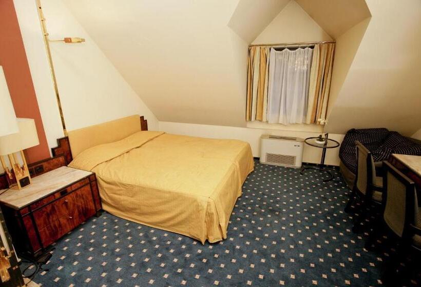 Номер Стандарт Трехместный, Podzamcze