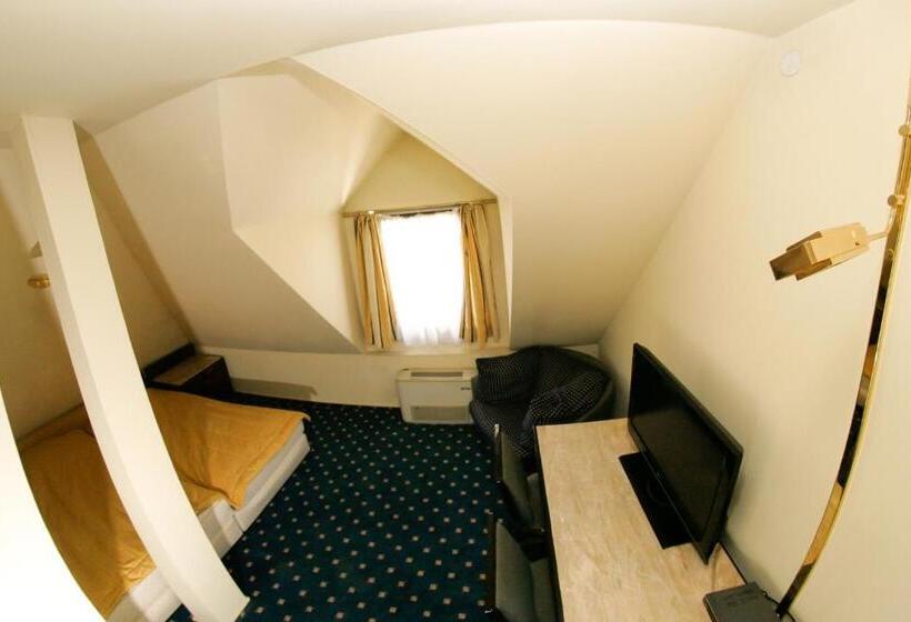 Номер Стандарт, Podzamcze