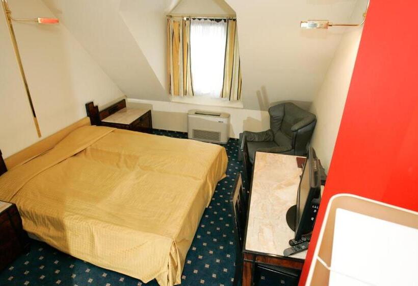 Номер Стандарт, Podzamcze