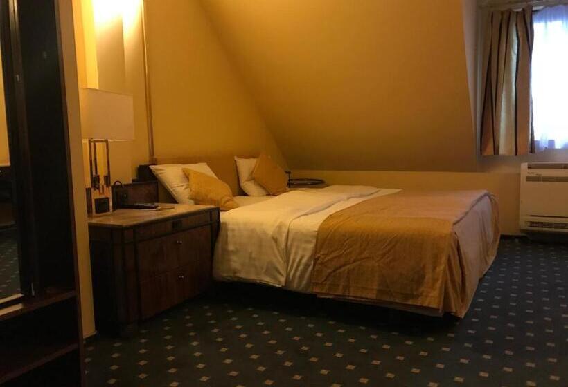 Номер Стандарт Трехместный, Podzamcze