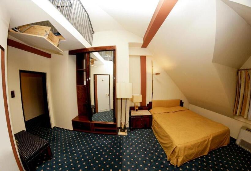 Четырехместный Номер Стандарт, Podzamcze