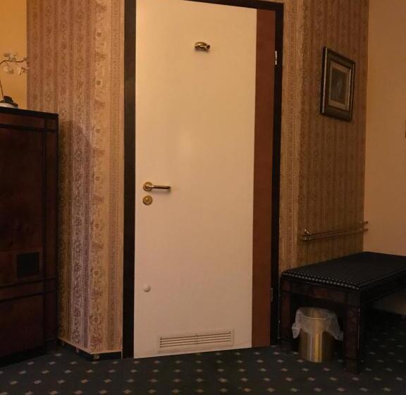 Номер Стандарт, Podzamcze