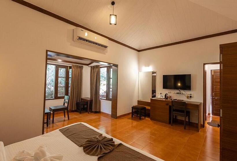 Номер Стандарт Вид на Бассейн, Scarlet Resort