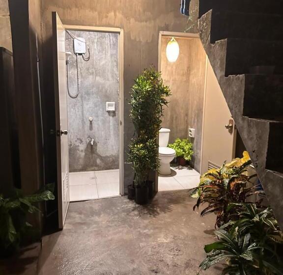 ویلای استاندارد با چشم‌انداز باغ, Lionfish Backpackers Hostel Malapascua