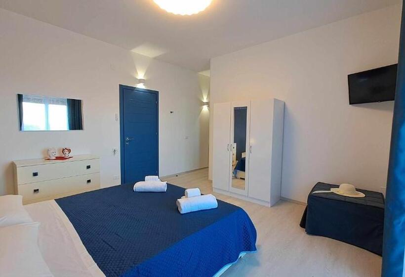 Triple Room Sea View, Chez Lucy Cefalù