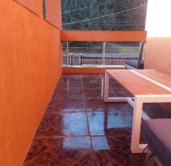 اتاق پریمیوم چهارنفره, Pensiunea Adela