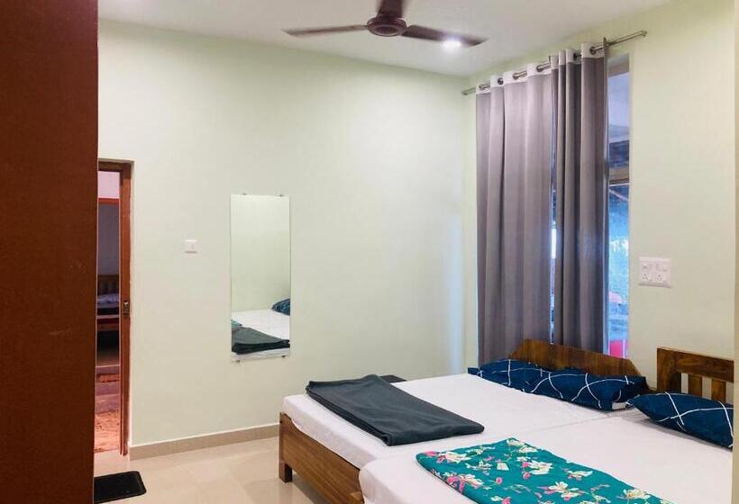 اتاق خانوادگی با چشم‌انداز دریا, Oceanic Stay And Restaurant Gokarna