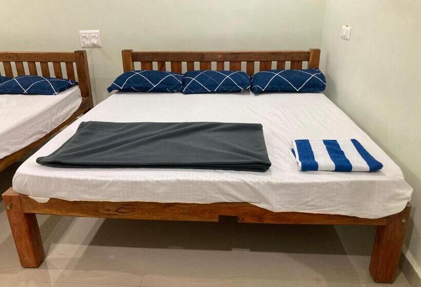 اتاق استاندارد چهار تخته, Oceanic Stay And Restaurant Gokarna