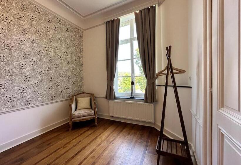 Номер Стандарт Вид на Сад, Château De Beez
