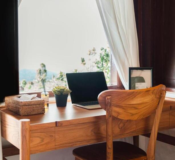 Номер Deluxe с Балконом, Girihill Farmhouse