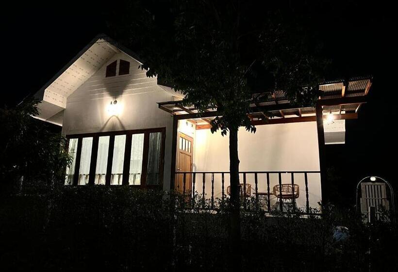 اتاق استاندارد با چشم‌انداز کوهستان, บ้านโรสแมรี่ By ชมภู ชุมแพ โฮมสเตย์ ไร่คุณต๋ง